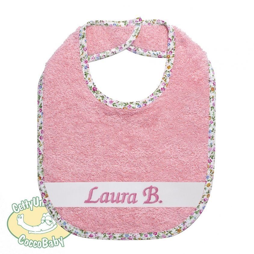 Bavaglino in spugna rosa con nome ricamato